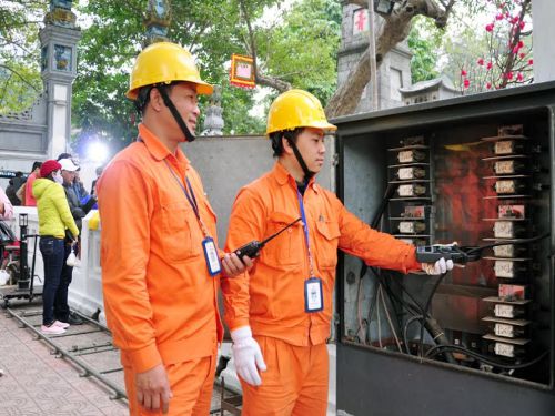 Làm thợ điện