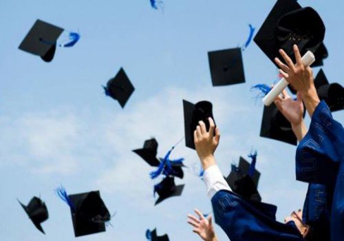 Cách lấy bằng đại học cho người đi làm