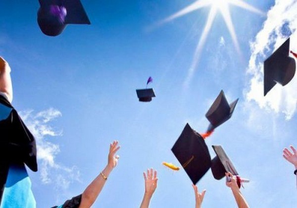 Dịch vụ in bằng đại học từ phôi thật tại Bao Xin Việc