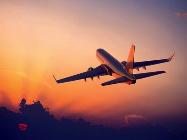 Có nhiều cơ hội đi du lịch khắp nơi