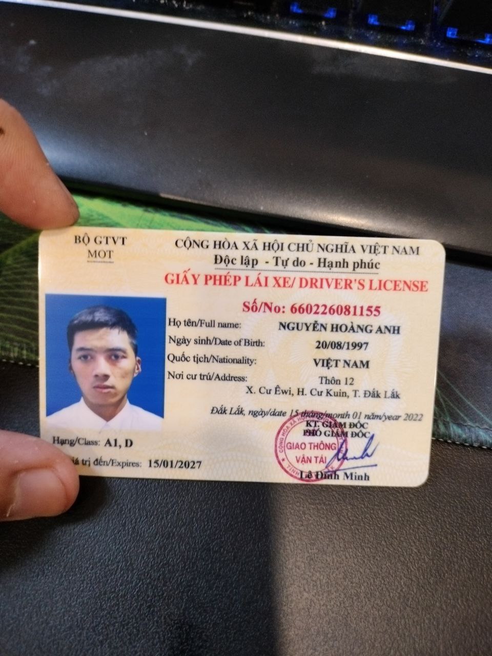 Mặt trước bằng lái xe hạng D