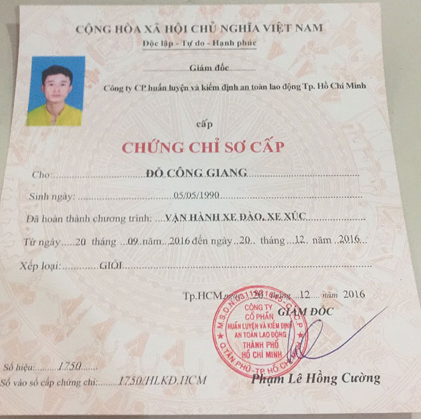 Làm Chứng Chỉ Máy Xúc - Giấy Phép Lái Máy Xúc Trên Toàn Quốc