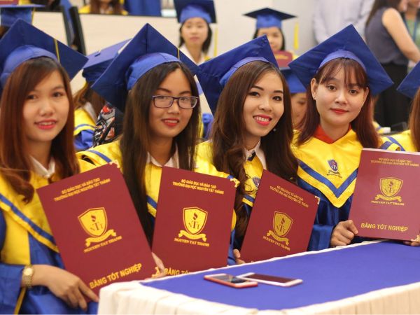 Bằng Đại Học Nguyễn Tất Thành Có Giá Trị Không?