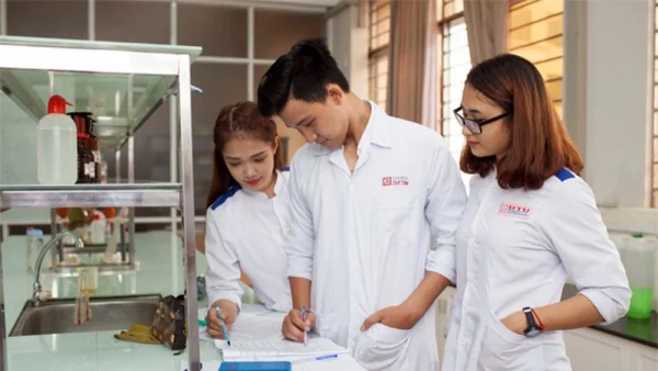 Bác Sĩ Chuyên Khoa II Tương Đương Trình Độ Gì?