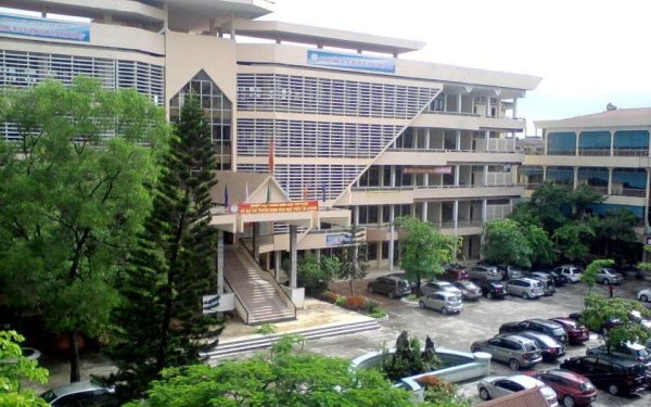 Học Viện Và Đại Học