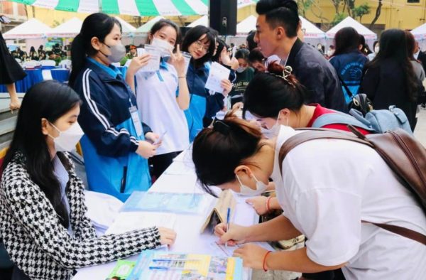 Làm Bằng Cấp 3 Giả TPHCM Có An Toàn Không ?